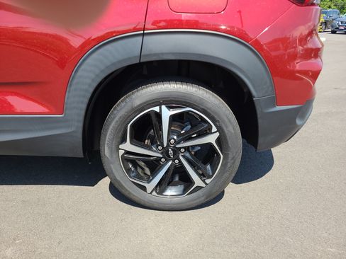 Used 2022 Chevrolet TrailBlazer RS w/ Technology Package FWD image 10