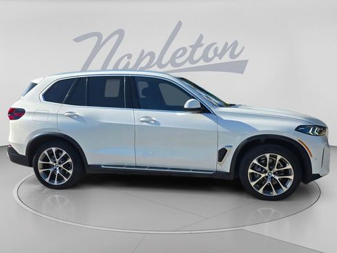 Used 2024 BMW X5 sDrive40i RWD image 3
