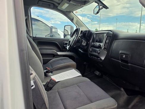 Used 2018 Chevrolet Silverado 3500 LT AWD/4WD image 11