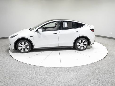 Used 2021 Tesla Model Y Long Range AWD/4WD image 32