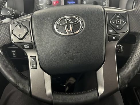 Used 2016 Toyota Tacoma TRD Sport w/ Towing Package AWD/4WD image 21