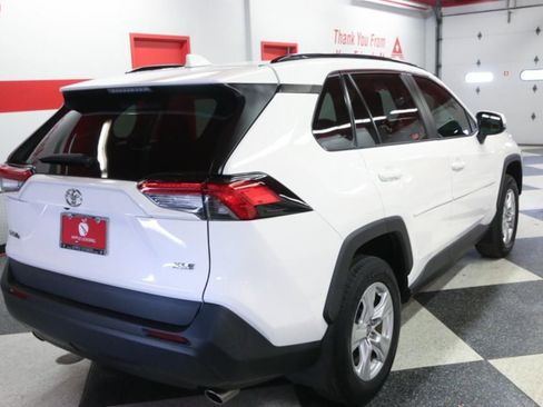 Used 2021 Toyota RAV4 XLE w/ Convenience Package FWD image 7