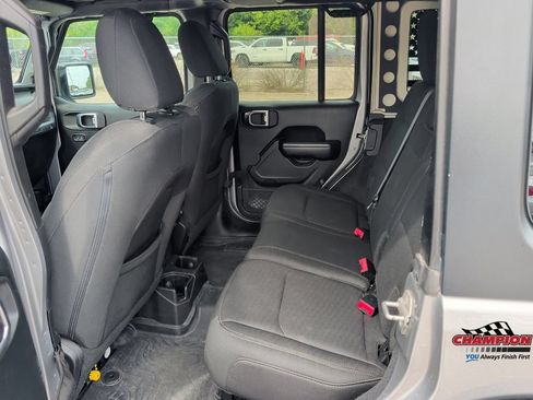Used 2018 Jeep Wrangler Unlimited Sport S AWD/4WD image 20