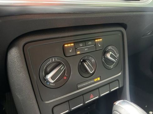 Used 2016 Volkswagen Beetle 1.8T Denim image 10