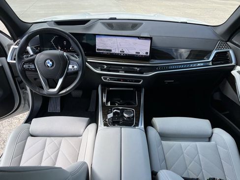 Used 2024 BMW X5 xDrive40i w/ Premium Package image 21