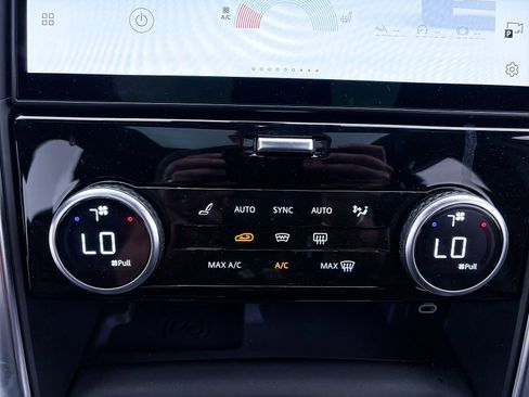 Used 2023 Land Rover Discovery S R-Dynamic AWD/4WD image 25