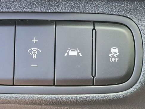 Used 2021 Hyundai Venue SEL FWD image 24