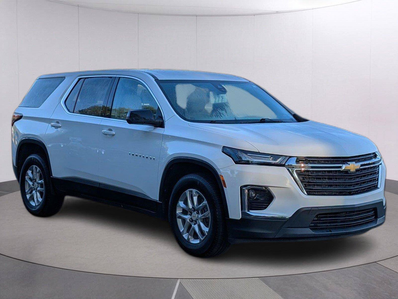 Used 2022 Chevrolet Traverse LS FWD image 9