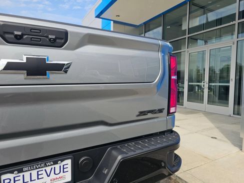 New 2026 Chevrolet Silverado 2500 ZR2 w/ LPO, Dark Essentials Package AWD/4WD image 17