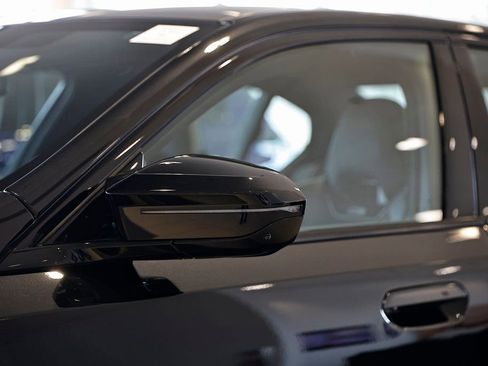 New 2026 BMW M5 w/ Executive Package image 9