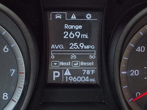 Used 2015 Hyundai Santa Fe Sport FWD image 15