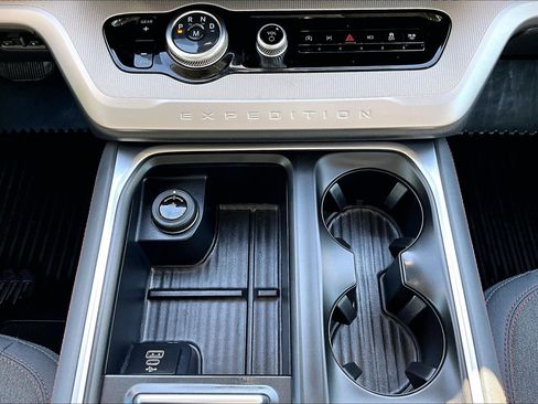 Used 2025 Ford Expedition Max Active image 24