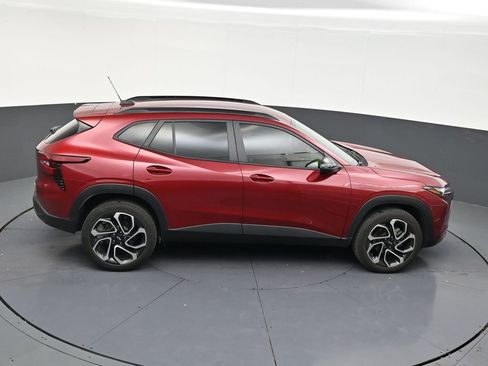 Used 2024 Chevrolet Trax RS FWD image 17