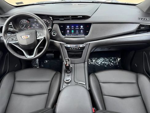 Used 2021 Cadillac XT6 Luxury AWD/4WD image 2