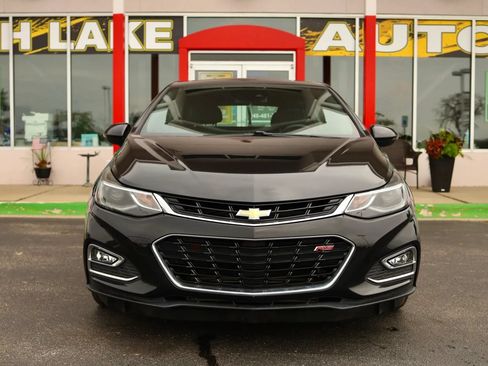 Used 2017 Chevrolet Cruze Premier FWD image 2