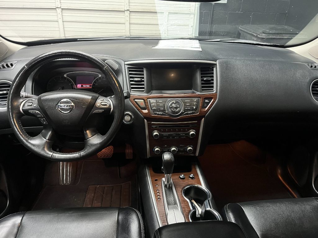 Used 2020 Nissan Pathfinder Platinum FWD image 6