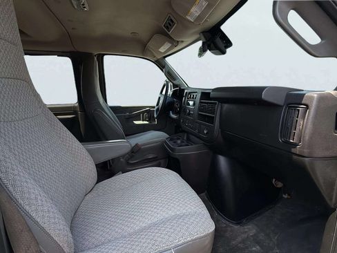 Used 2020 Chevrolet Express 3500 LT w/ LT Preferred Equipment Group RWD image 12