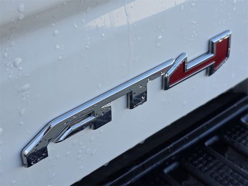 Used 2025 GMC Sierra 1500 AT4 image 7