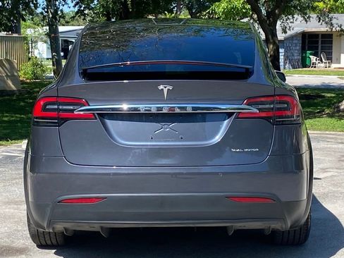 Used 2020 Tesla Model X Long Range AWD/4WD image 4