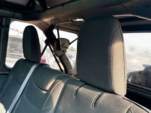 Used 2022 Jeep Wrangler Unlimited Sport S image 29