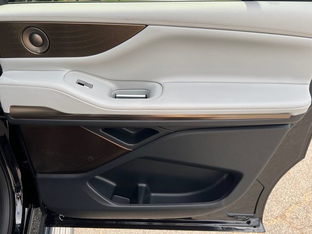 New 2027 Lincoln Navigator L Black Label AWD/4WD image 18