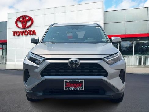 Used 2025 Toyota RAV4 XLE AWD/4WD image 13