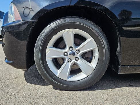 Used 2012 Dodge Charger SE RWD image 11