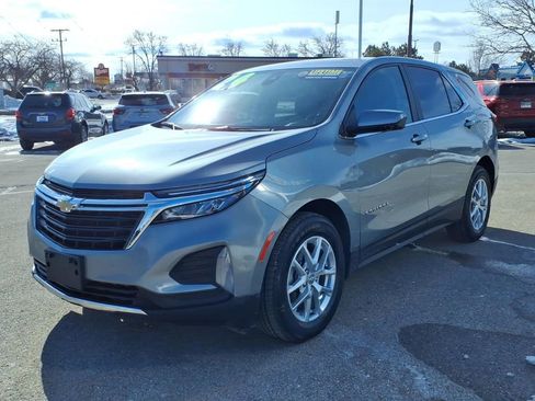 Used 2024 Chevrolet Equinox LT image 3