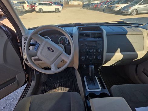 Used 2011 Ford Escape XLS w/ 101A Rapid Spec Order Code image 9