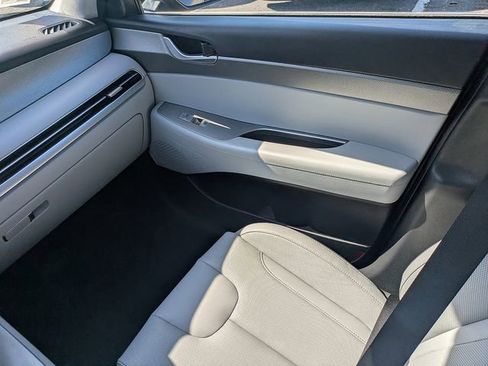 Used 2025 Hyundai Palisade SEL FWD image 16