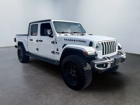 Used 2023 Jeep Gladiator Sport AWD/4WD image 7