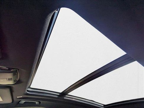 Used 2026 BMW X5 xDrive50e w/ Premium Package image 15