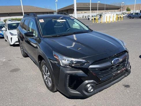 Used 2025 Subaru Outback Premium image 1