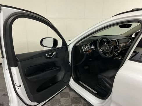 Certified 2024 Volvo XC60 B5 Plus w/ Climate Package AWD/4WD image 27