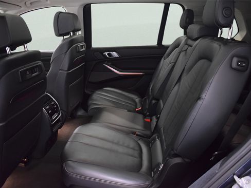 Used 2020 BMW X7 xDrive40i w/ Premium Package AWD/4WD image 11