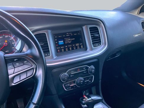 Used 2022 Dodge Charger SXT RWD image 7