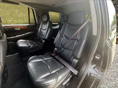 Used 2017 Cadillac Escalade Premium Luxury w/ LPO, Radiant Package image 24