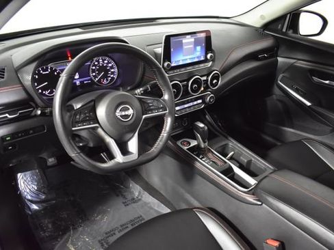 Used 2025 Nissan Sentra SR w/ SR Premium Package FWD image 14
