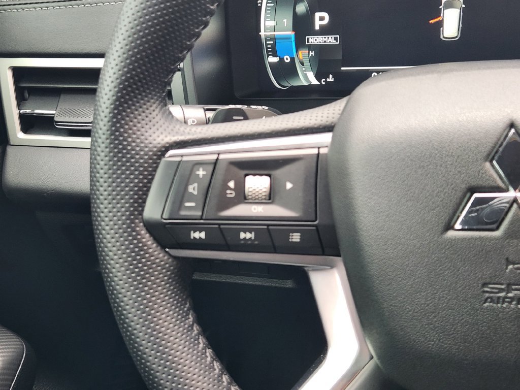 Used 2024 Mitsubishi Outlander SE Black Edition FWD image 27