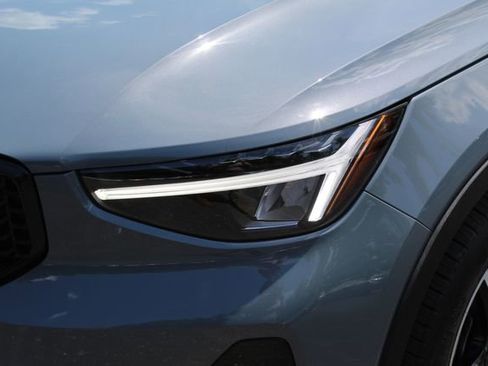 Certified 2023 Volvo XC40 B5 Plus w/ Climate Package AWD/4WD image 11