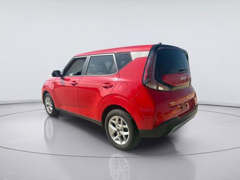 Used 2024 Kia Soul LX w/ Option Group 015 FWD image 3