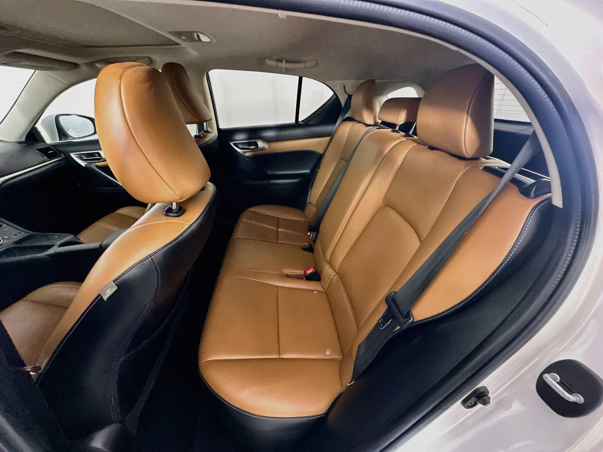 Used 2016 Lexus CT 200h w/ Seat Comfort Package FWD image 26
