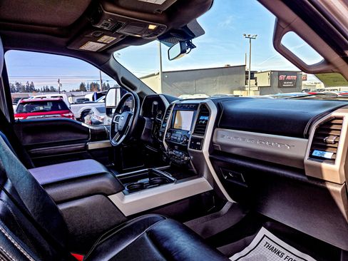 Used 2020 Ford F250 Lariat image 13