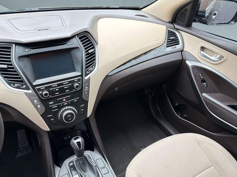 Used 2017 Hyundai Santa Fe Sport FWD image 25