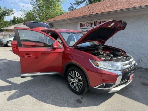 Used 2017 Mitsubishi Outlander SEL AWD/4WD image 9