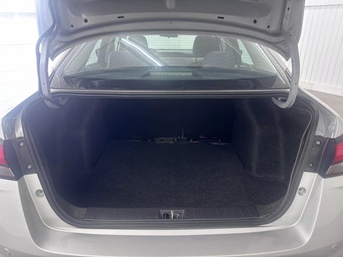 Used 2020 Nissan Versa SV FWD image 13