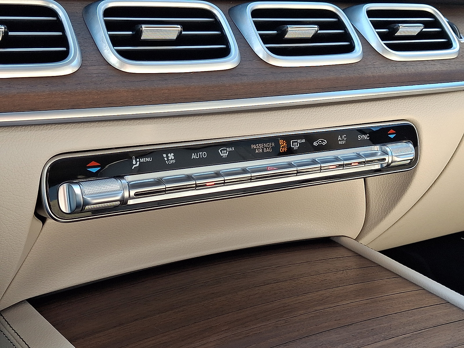 Certified 2026 Mercedes-Benz GLE 450 4MATIC image 17