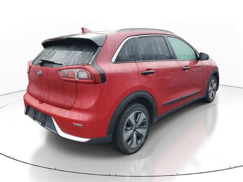 Used 2017 Kia Niro EX image 6