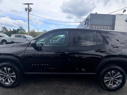 Used 2026 Chevrolet Equinox LT w/ Convenience Package II AWD/4WD image 4