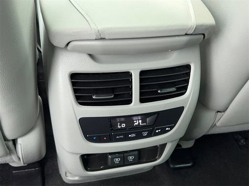 Used 2020 Acura MDX FWD image 39